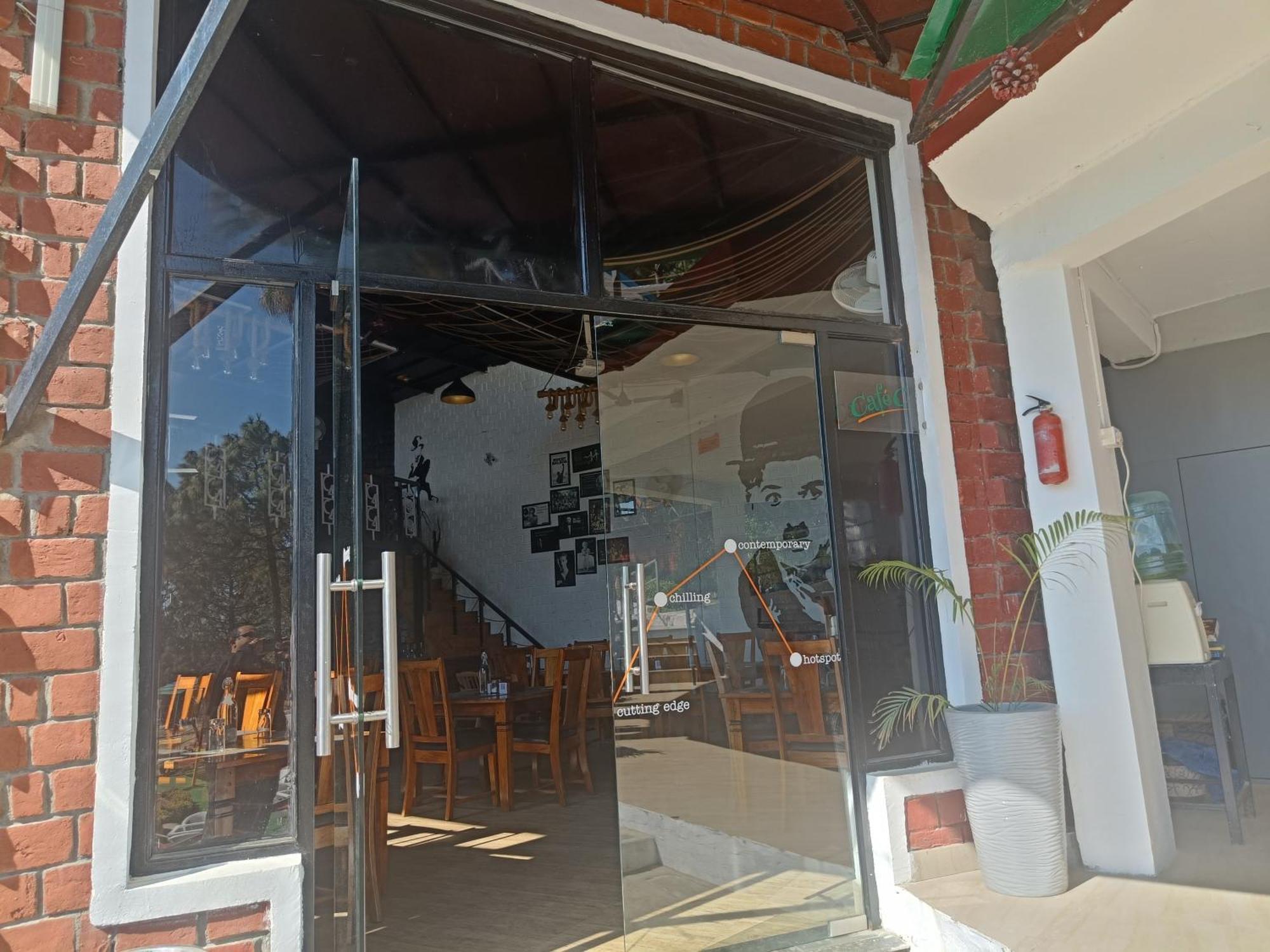 Zone Connect By The Park, Lansdowne Hotel Exterior photo